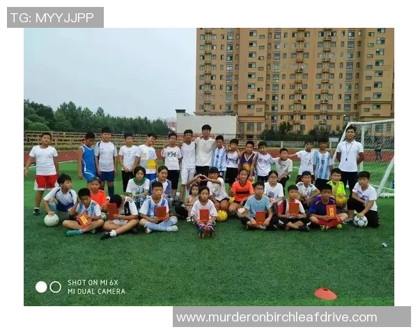 探索足球明星的成长之路与技艺传承教学设计方案